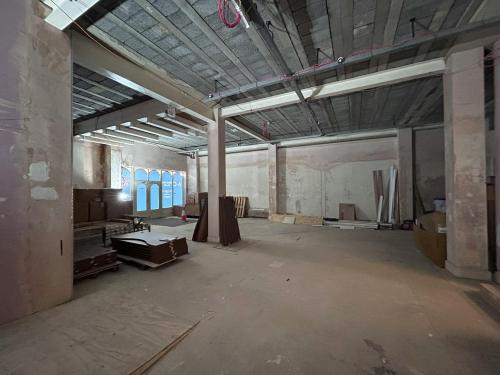 Commercial Unit, 6 High Street, Marlborough, SN8