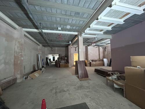 Commercial Unit, 6 High Street, Marlborough, SN8