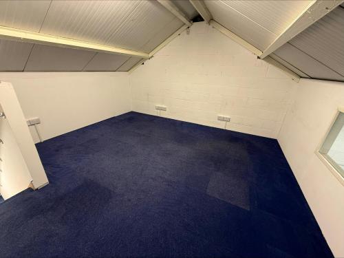 Unit 10, Stirling Industrial Centre, Borehamwood, WD6