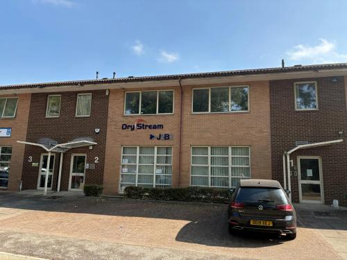 Unit 2, Stroud Wood Business Centre, St Albans, AL2