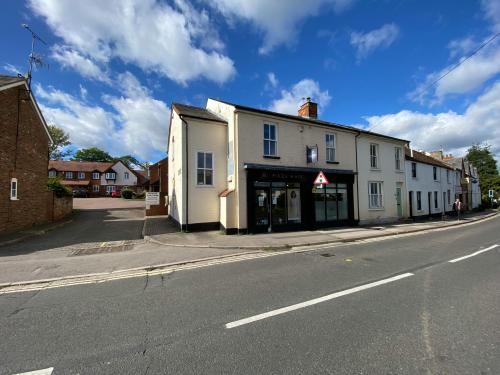 11 Friday Court, North Street, Thame, OX9