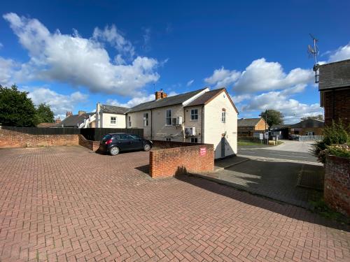 11 Friday Court, North Street, Thame, OX9