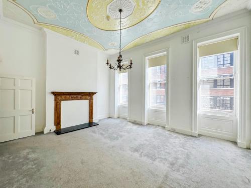 33 Clarges Street, Mayfair, London, W1J