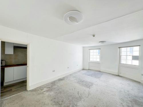 33 Clarges Street, Mayfair, London, W1J