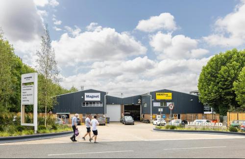 Leatherhead Trade Park, Station Road, Leatherhead, KT22