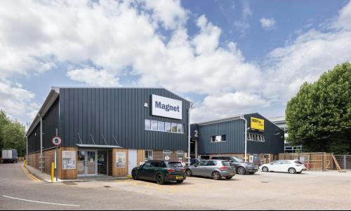 Leatherhead Trade Park, Station Road, Leatherhead, KT22