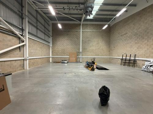 Unit 8, Gateway Business Centre, Thamesmead, London, SE28