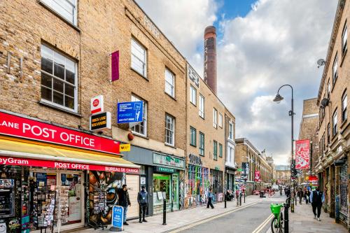 Unit G Taylor's Yard, 160 - 170 Brick Lane, Spitalfields, London, E1
