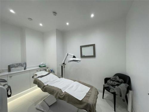 Unit 3 Beaumont Court, 61-71 Victoria Avenue, Southend-on-Sea, SS2