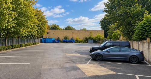 20,000 Sq Ft, Park Avenue, Watford, WD23