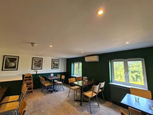 236 Upper Richmond Road, Putney, London, SW15