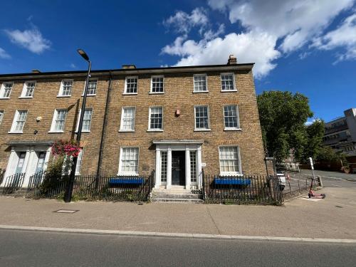 10 Easton Street, High Wycombe, HP11