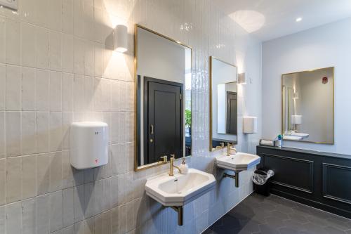 Tyttenhanger House, Coursers Road, Colney Heath, AL4