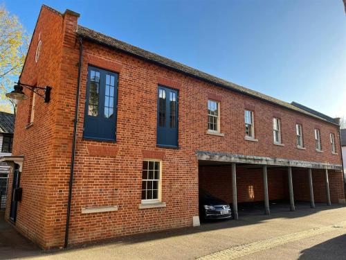 12 Arm & Sword Lane, Old Hatfield, AL9