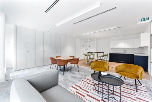 40 Queen Street, City, London, EC4R