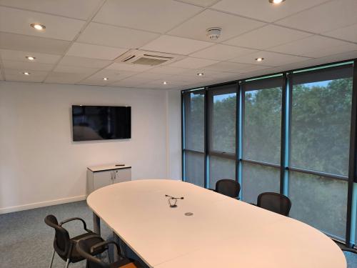 Unit 4, Voltage Business Centre, Enfield, EN3