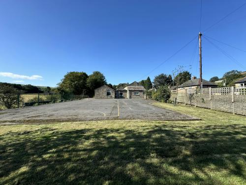 former Fountains Earth C of E Primary Lofthouse, 5 Nidd View, Harrogate, HG3