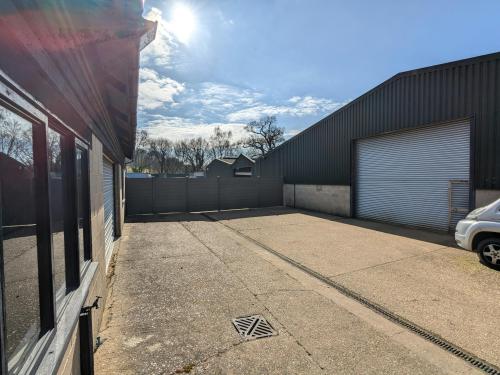 Unit A2 Chinthurst Farm, Bramley, Guildford, GU5