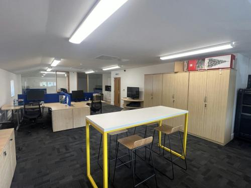 Unit 14, Abbots Business Park, Primrose Hill, Kings Langley, WD4