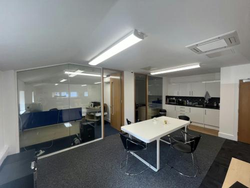 Unit 14, Abbots Business Park, Primrose Hill, Kings Langley, WD4