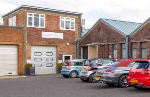 Draycott West, Elcot Lane, Marlborough, SN8
