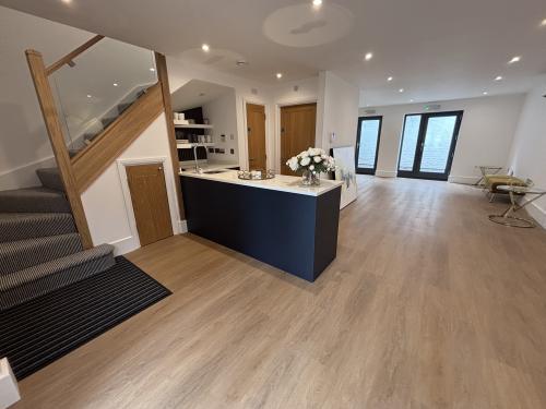 13 - 15 Thameside, 2 Thames Court, Henley-On-Thames, RG9