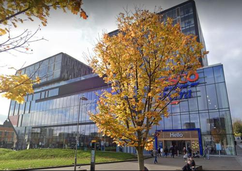 Unit 7 Tesco Extra, Anglesea Road, Woolwich, London, SE18