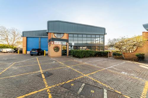 Unit 1, Abbey Road Industrial Estate, Commercial Way, Park Royal, London, NW10