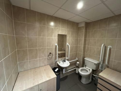 Unit 31 a & 31 b, Shrivenham Hundred Business Park, Majors Road, Watchfield, SN6