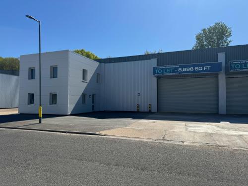 Units 14 Saxon Way, Trading Centre, Saxon Way, Harmondsworth, West Drayton, UB7