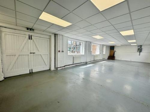 Unit B, Brow Business Centre, Copyground Lane, High Wycombe, HP12