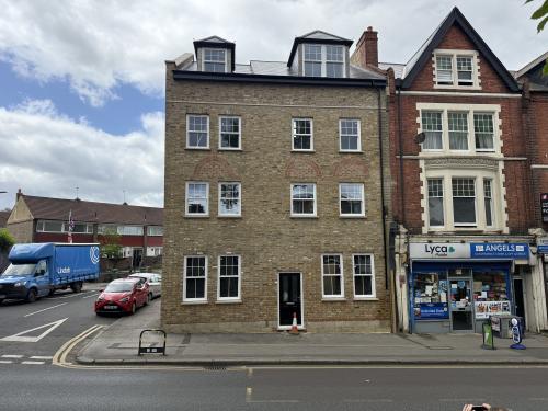84 Manor Road, Wallington, SM6