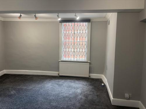 Dukes House, 5 High Street, Windsor, SL4