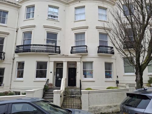 49 Lansdowne Place, Hove, BN3