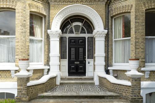 14 Eaton Gardens, Hove, BN3