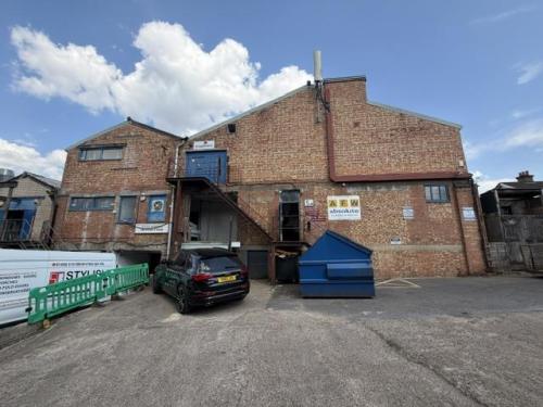 Unit 5A Fryers Works, Abercromby Avenue, High Wycombe, HP12