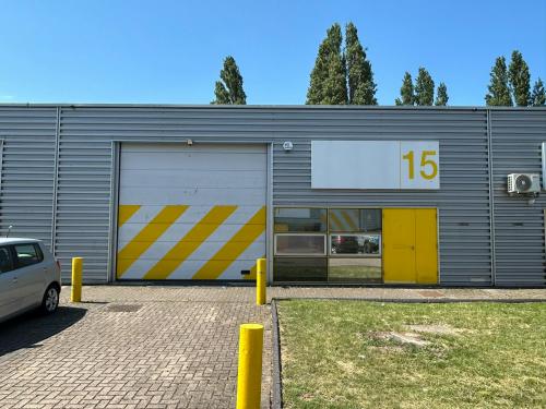 Unit 15, Ash Industrial Estate, Kembrey Park, Swindon, SN2
