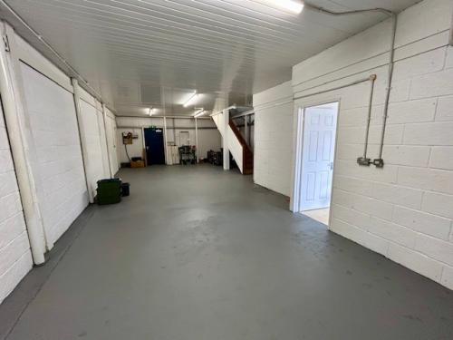 Unit 6, 65/67 Bath Road, Thatcham, RG18