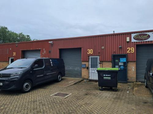 Unit 30, Longshot Industrial Estate, Longshot Lane, Bracknell, RG12