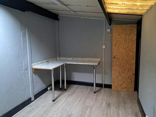 Unit 30, Longshot Industrial Estate, Longshot Lane, Bracknell, RG12