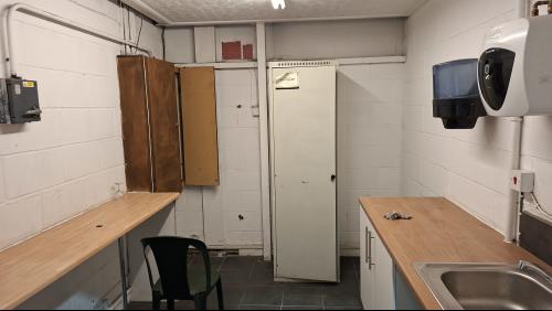 Unit 4, Buzzard Creek Industrial Estate, River Road, Barking, IG11