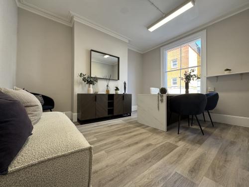 44 Broadway, Maidenhead, SL6