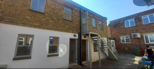 Rear Of 119 Sheen Stables, Sheen Lane, East Sheen, London, SW14