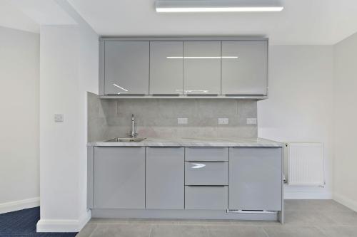 37 Kew Road, Richmond, TW9