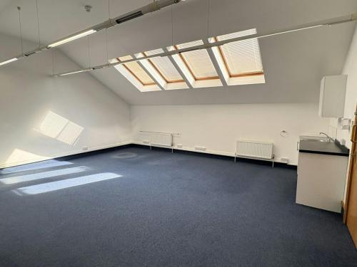 Unit 13B Chiltern Court, Asheridge Road, Chesham, HP5