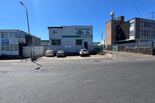 167 Garth Road, Morden, SM4
