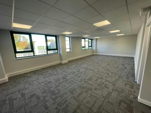 Unit 19, North Orbital Commercial Park, Napsbury Lane, St. Albans, AL1