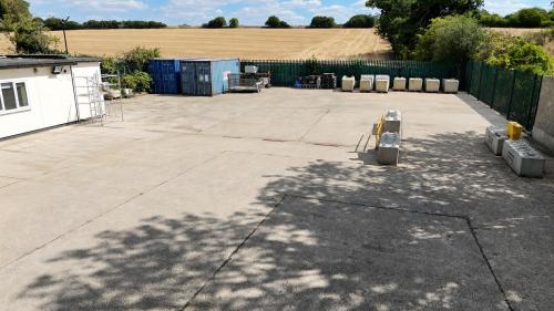 Skeleton Yard, Buntingford Road, Ware, SG11