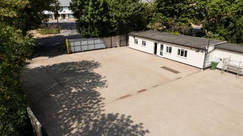 Skeleton Yard, Buntingford Road, Ware, SG11
