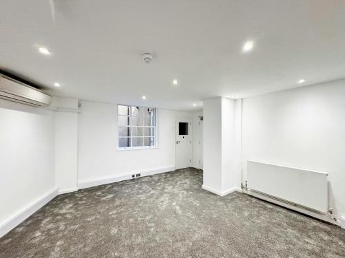 1 Hobart Place, Belgravia, London, SW1W